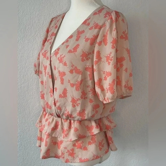 Kaileigh | Floral Peplum Blouse (M) - Picture 2 of 5